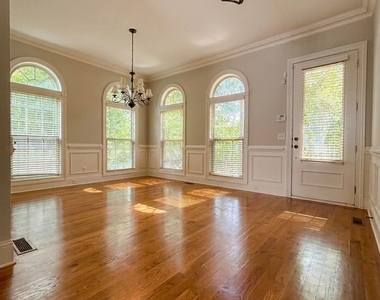 1602 Chatterton Court Ne - Photo Thumbnail 5