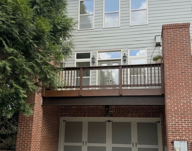 1602 Chatterton Court Ne - Photo Thumbnail 3
