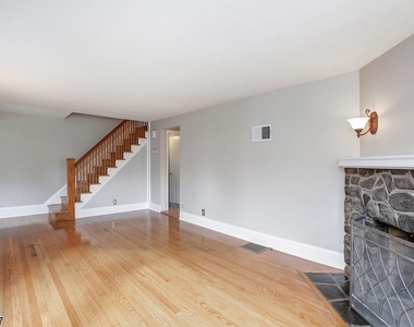 30 E Young St - Photo Thumbnail 2
