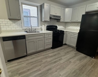489 Hamilton St - Photo Thumbnail 4