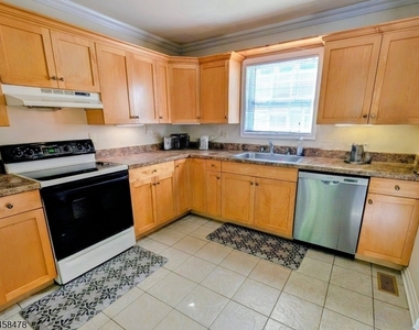 25 Lathrop Ave - Photo Thumbnail 5