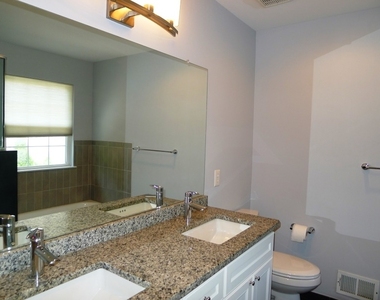 303 Enclave Lane - Photo Thumbnail 7