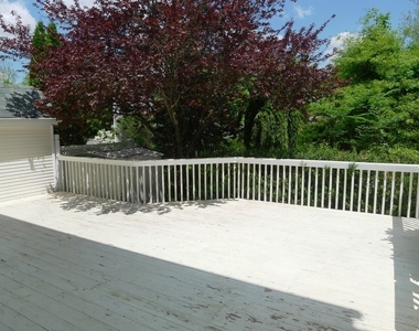 303 Enclave Lane - Photo Thumbnail 10