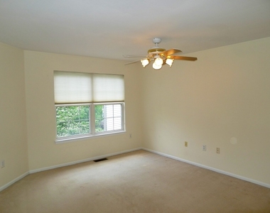 303 Enclave Lane - Photo Thumbnail 6