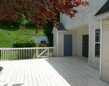 303 Enclave Lane - Photo Thumbnail 11