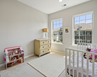 10 Cortland Ct - Photo Thumbnail 15