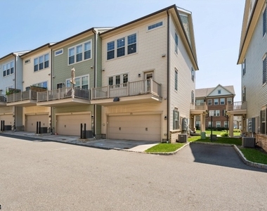10 Cortland Ct - Photo Thumbnail 17