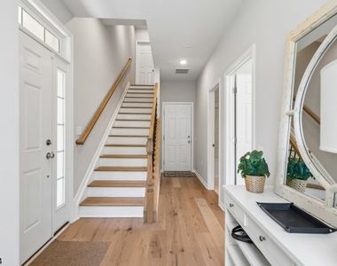 10 Cortland Ct - Photo Thumbnail 2