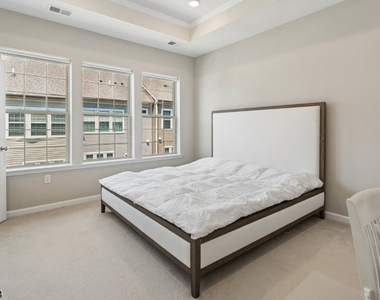 10 Cortland Ct - Photo Thumbnail 11