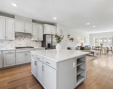 10 Cortland Ct - Photo Thumbnail 7