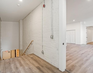 7 Moran Street - Photo Thumbnail 8