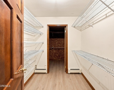 1180 Cynthia Lane - Photo Thumbnail 14