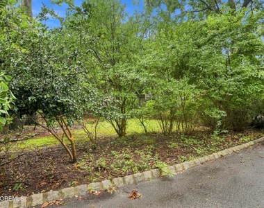 1180 Cynthia Lane - Photo Thumbnail 36