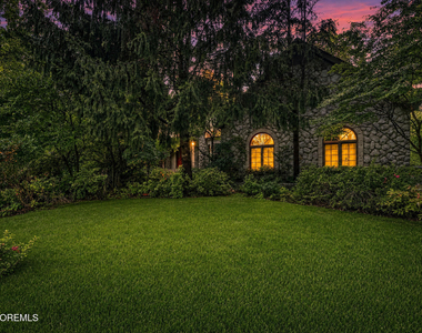 1180 Cynthia Lane - Photo Thumbnail 33