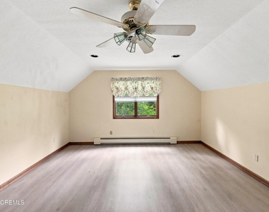 1180 Cynthia Lane - Photo Thumbnail 13