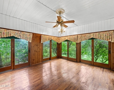 1180 Cynthia Lane - Photo Thumbnail 22