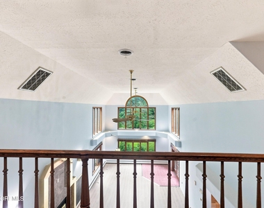 1180 Cynthia Lane - Photo Thumbnail 10