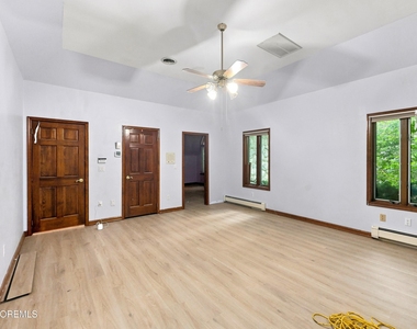 1180 Cynthia Lane - Photo Thumbnail 21
