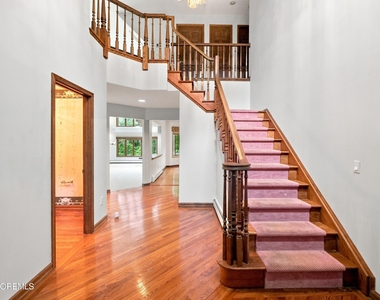 1180 Cynthia Lane - Photo Thumbnail 3
