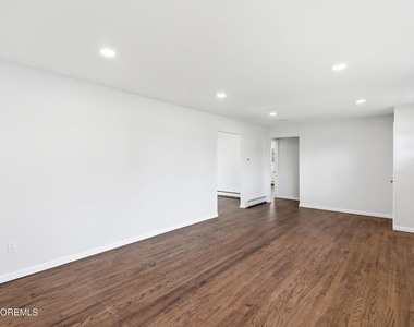 501 Adolphus Street - Photo Thumbnail 6