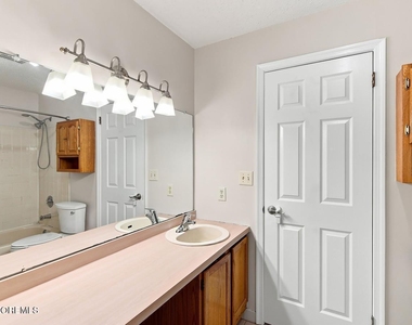 1309 Arthur Street - Photo Thumbnail 10