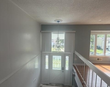 80 Bowline Street - Photo Thumbnail 2