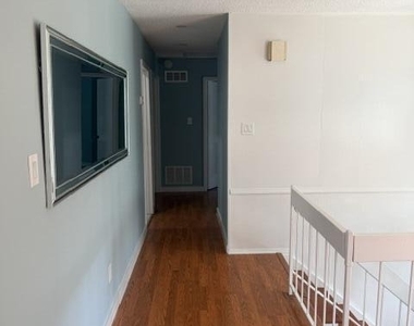 80 Bowline Street - Photo Thumbnail 3
