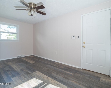 1119 1st Avenue - Photo Thumbnail 8