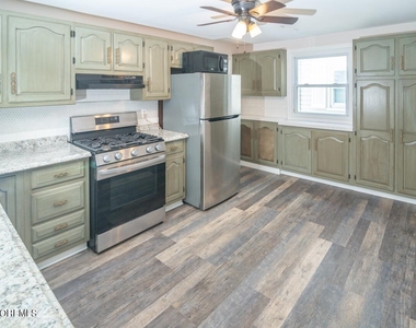 1119 1st Avenue - Photo Thumbnail 11