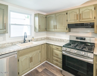 1119 1st Avenue - Photo Thumbnail 12