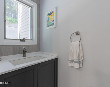 255 Shore Drive - Photo Thumbnail 8