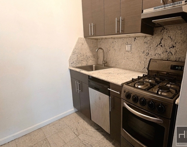 East 80th Street - Photo Thumbnail 2