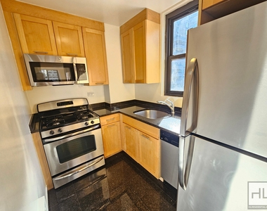 East 49 Street - Photo Thumbnail 2