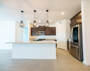 35215 W Marin Avenue - Photo Thumbnail 5