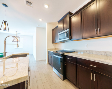 35215 W Marin Avenue - Photo Thumbnail 6