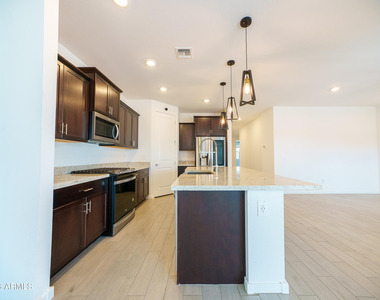 35215 W Marin Avenue - Photo Thumbnail 10
