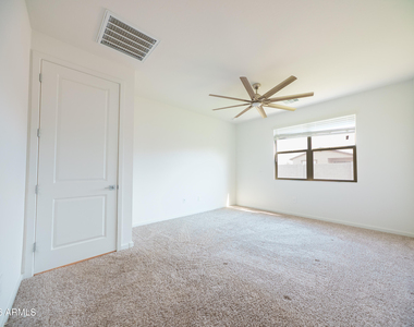 35215 W Marin Avenue - Photo Thumbnail 12