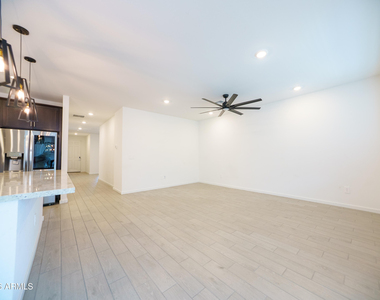 35215 W Marin Avenue - Photo Thumbnail 3