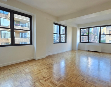 East 49 Street - Photo Thumbnail 1