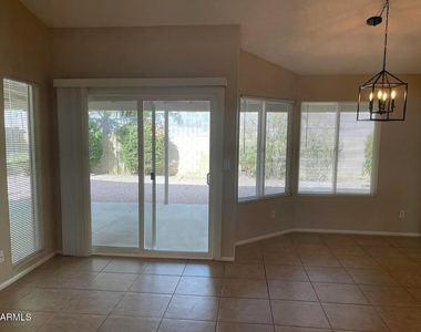 6233 E Carolina Drive - Photo Thumbnail 4