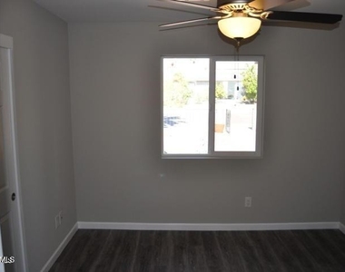3739 E Montecito Avenue - Photo Thumbnail 10