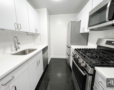 E 88th St - Photo Thumbnail 4