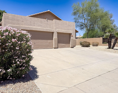 5946 W Sack Drive - Photo Thumbnail 2