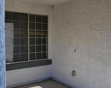 19042 N Toledo Avenue - Photo Thumbnail 5