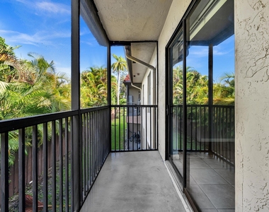 21904 Lake Forest Circle - Photo Thumbnail 5