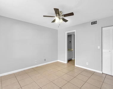 21904 Lake Forest Circle - Photo Thumbnail 11