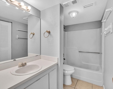 21904 Lake Forest Circle - Photo Thumbnail 16