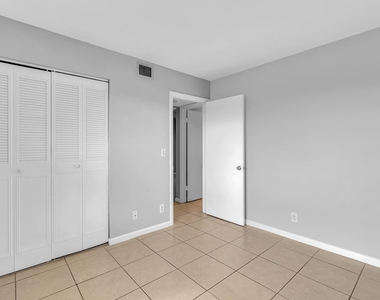 21904 Lake Forest Circle - Photo Thumbnail 15