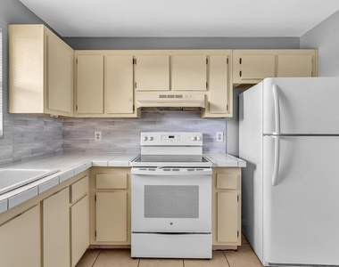 21904 Lake Forest Circle - Photo Thumbnail 19