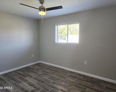 1041 W Elna Rae Street - Photo Thumbnail 11
